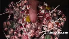 Odtwórz Niegrzeczna sztuczka na Halloween azjatycka nastolatka: gorąca loda i pieprzona cipka
