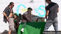Jouer Petite belle-fille adolescente Coco Lovelock utilisée par son vieux beau-père