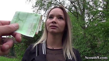 Abspielen Monika aus der Öffentlichkeit genommen und für Sex bezahlt
