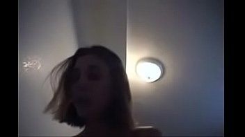 Abspielen Sie fickt um 6 Uhr morgens ein mageres Mädchen, weil ihr Penis gestiegen ist
