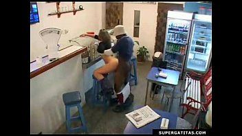 Abspielen Negrotei fickt im xvideos store eine Muschi auf seinen Rücken