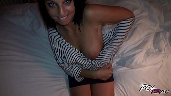 تشغيل XXX مع امرأة فرنسية متخفية في ألمانيا