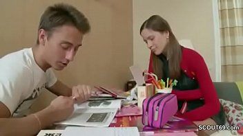 Redare Frati se uita la o revista xvideos cu poziti sexuale si incep sa faca sex si ei din revista xvideos xvideos