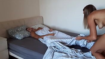 Redare Ea nu se lasa pana nu obtine sexul de dimineata