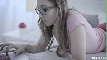 Odtwórz Zawsze jest gotowa na oralne xxx, kiedy jedzie samochodem lub kiedy przyjeżdża