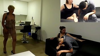 Abspielen Xxx mit Tieren von Frauen, die große Nymphomaninnen sind