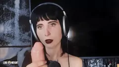 Reproducir Las dominadoras femeninas que hablan sucio Lia Louise y Lou Nesbit en un intenso juego de poder CEI ASMR