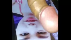 Redare Cățea asiatică curbate acoperită de spermă după o muncă intensă