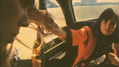 Redare Lesbiene păroase în Londra retro: o întâlnire de păsărică de vină